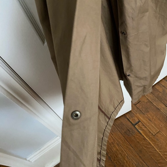 Louis Feraud Trench with perforated velour detailing - Picture 5 of 9